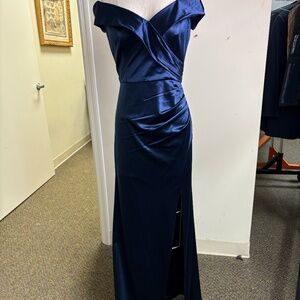 NWT Sculpting Satin Cross-Front Dress